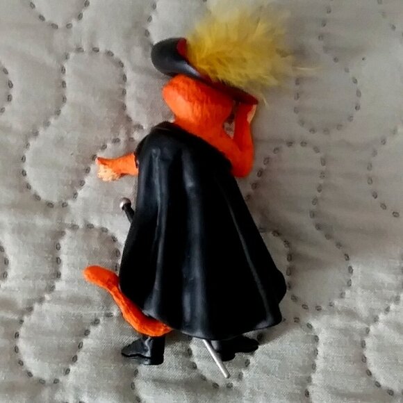 Puss in BOOTS 2011 Hallmark Ornament QXI2617 Old Stock - Picture 11 of 12